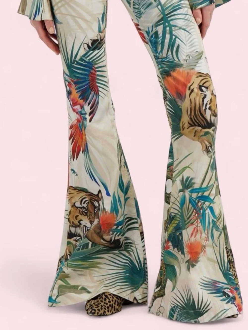 Just Cavalli Flared Jeans NWT - Picture 2 of 10